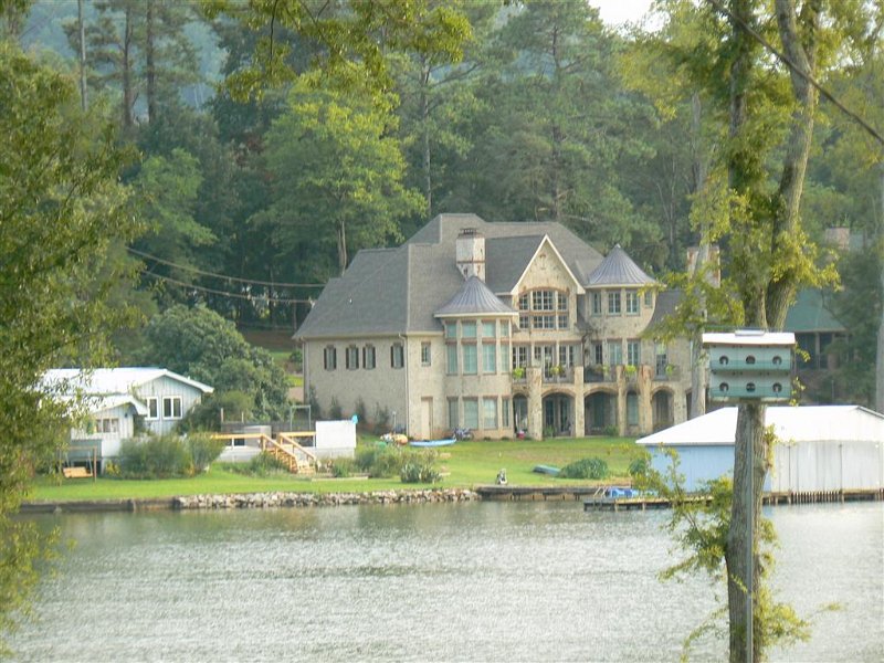 014-Drive along the lake.JPG